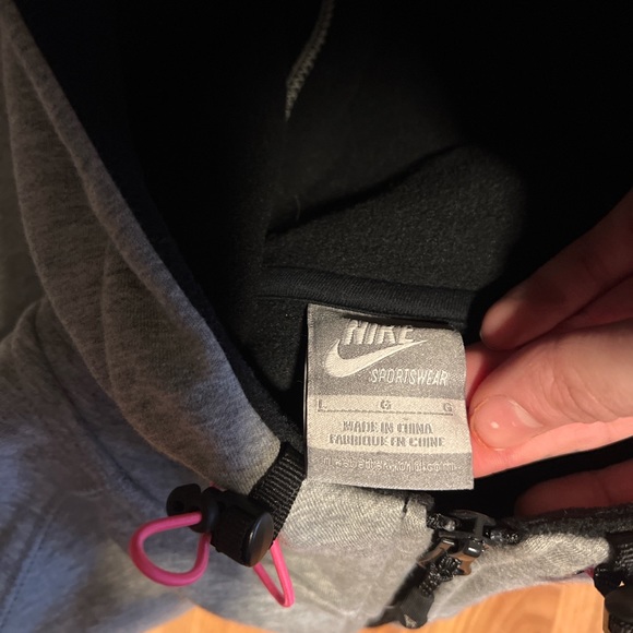nike grey zip up jacket with pink accents. women’s, size medium but says large. - Picture 4 of 4